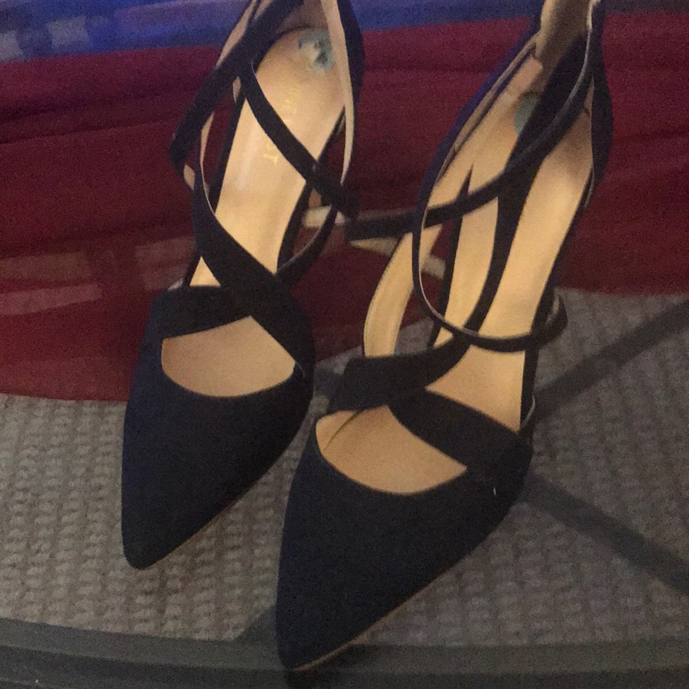 Nine West cross top shoes